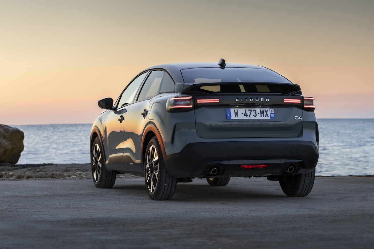 Nuova Citroën C4 Collection 2025: stile, comfort e tecnologia per la berlina elettrificata che cambia le regole