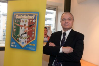 Panini, in lutto il mondo delle figurine: morto a 75 anni il proprietario del gruppo Aldo Hugo Sallustro