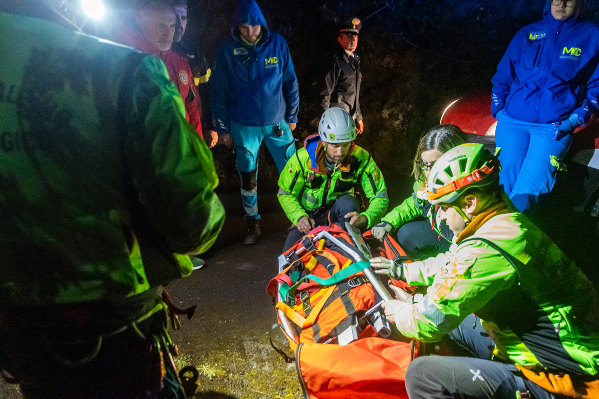 Tragedia della funivia a Faito, quattro indagati per il disastro: sono dirigenti e dipendenti Eav Tragedia della funivia a Faito, quattro indagati per il disastro: sono dirigenti e dipendenti Eav