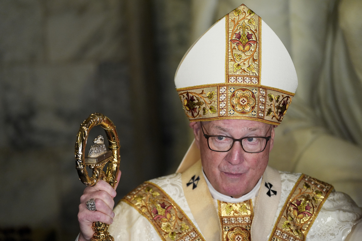 Chi è Timothy Dolan, il cardinale star del web che sogna il papato con la benedizione di Trump