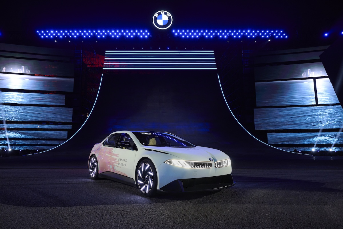 BMW Vision Driving Experience stupisce a Shanghai: 18.000 Nm di coppia e un design che illumina il futuro BMW Vision Driving Experience stupisce a Shanghai: 18.000 Nm di coppia e un design che illumina il futuro