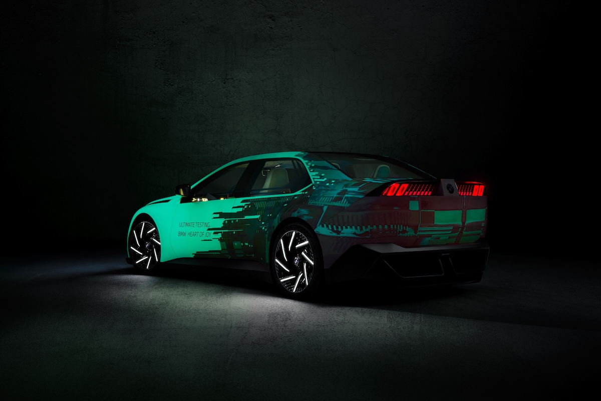 BMW Vision Driving Experience stupisce a Shanghai: 18.000 Nm di coppia e un design che illumina il futuro BMW Vision Driving Experience stupisce a Shanghai: 18.000 Nm di coppia e un design che illumina il futuro