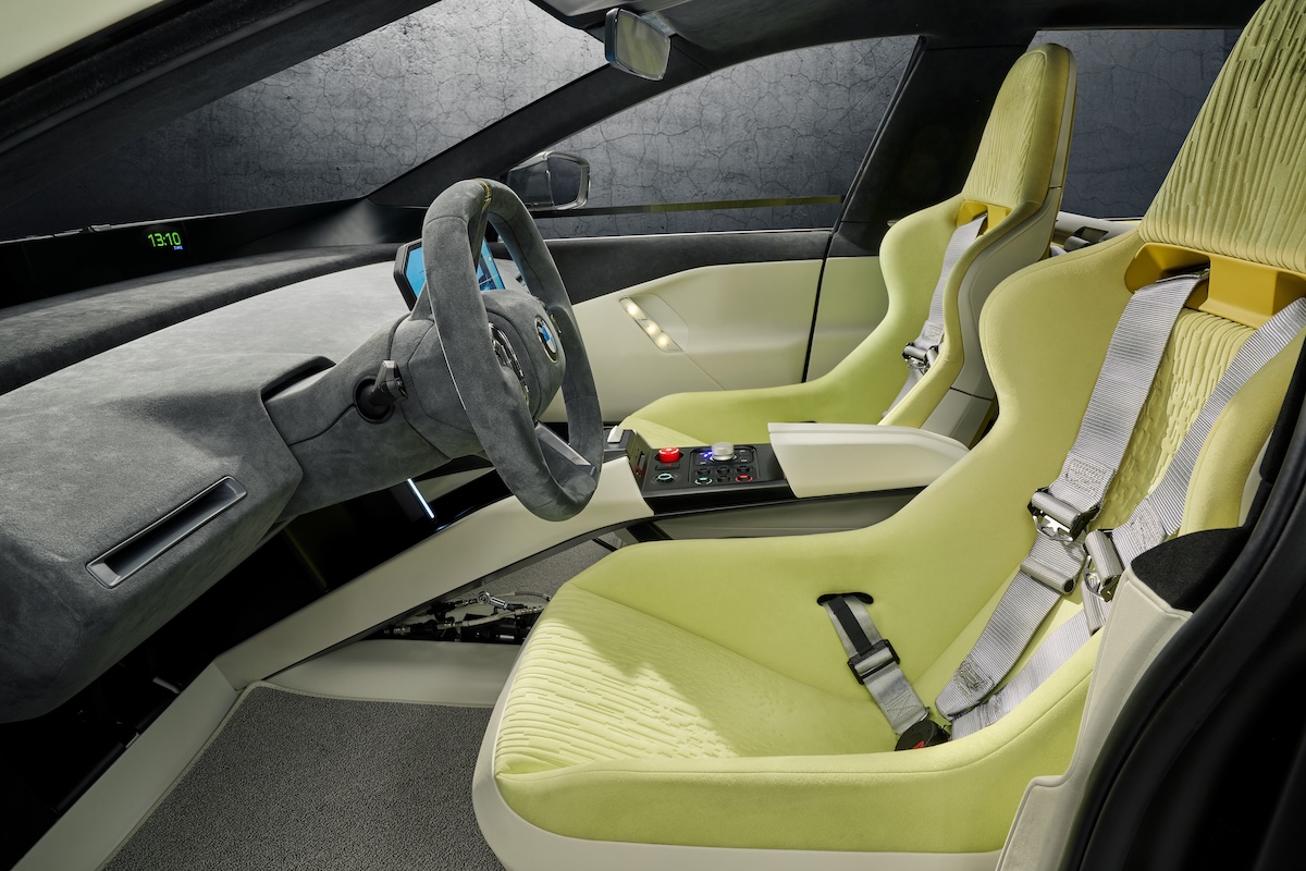 BMW Vision Driving Experience stupisce a Shanghai: 18.000 Nm di coppia e un design che illumina il futuro BMW Vision Driving Experience stupisce a Shanghai: 18.000 Nm di coppia e un design che illumina il futuro