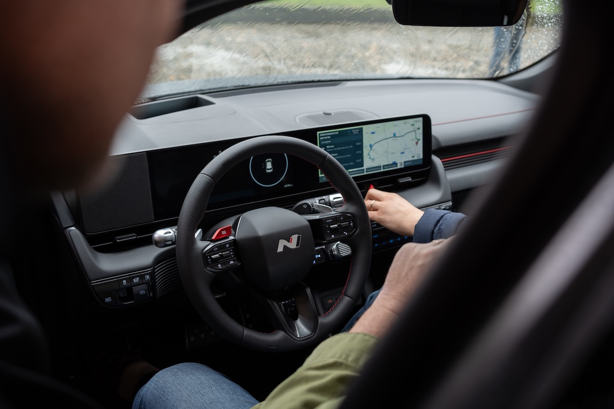 Hyundai Ioniq 5 e Inoiq 6 rivoluzionano la mobilità elettrica con la ricarica da 800 Volt