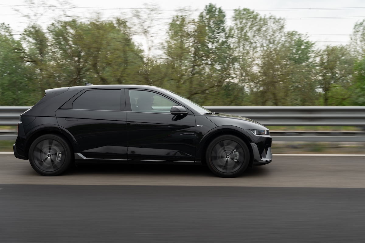 Hyundai Ioniq 5 e Inoiq 6 rivoluzionano la mobilità elettrica con la ricarica da 800 Volt
