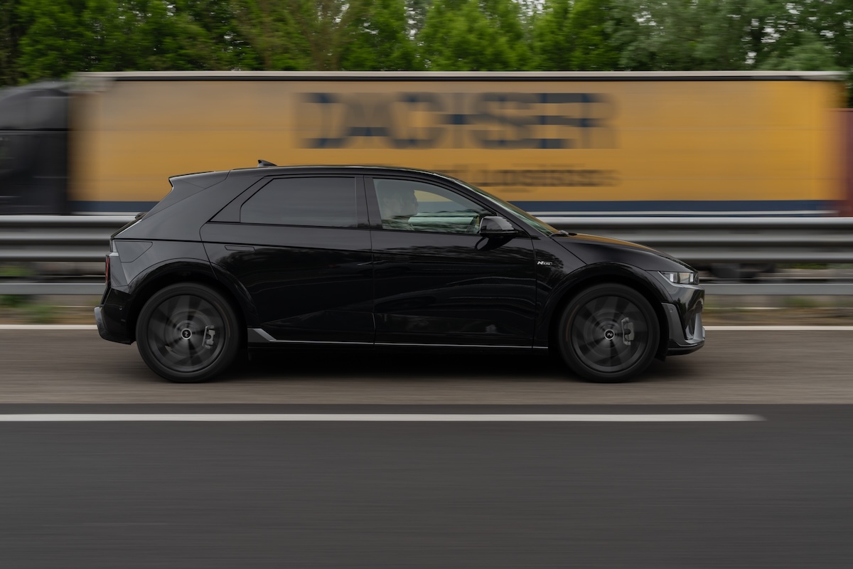 Hyundai Ioniq 5 e Inoiq 6 rivoluzionano la mobilità elettrica con la ricarica da 800 Volt