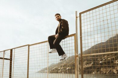 Rocco Hunt is back, ecco Ragazzo di giù: “Lavorare in pescheria mi ha dato i valori. Poi sono stato fortunato perché…” – L’intervista