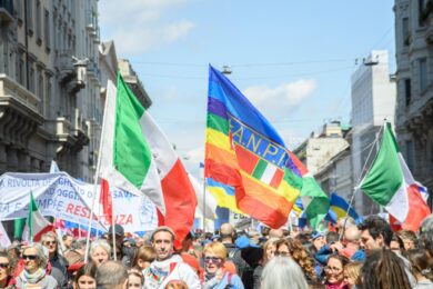 Corteo del 25 Aprile a Milano, l’appello per una manifestazione pacifica, ma è alta tensione