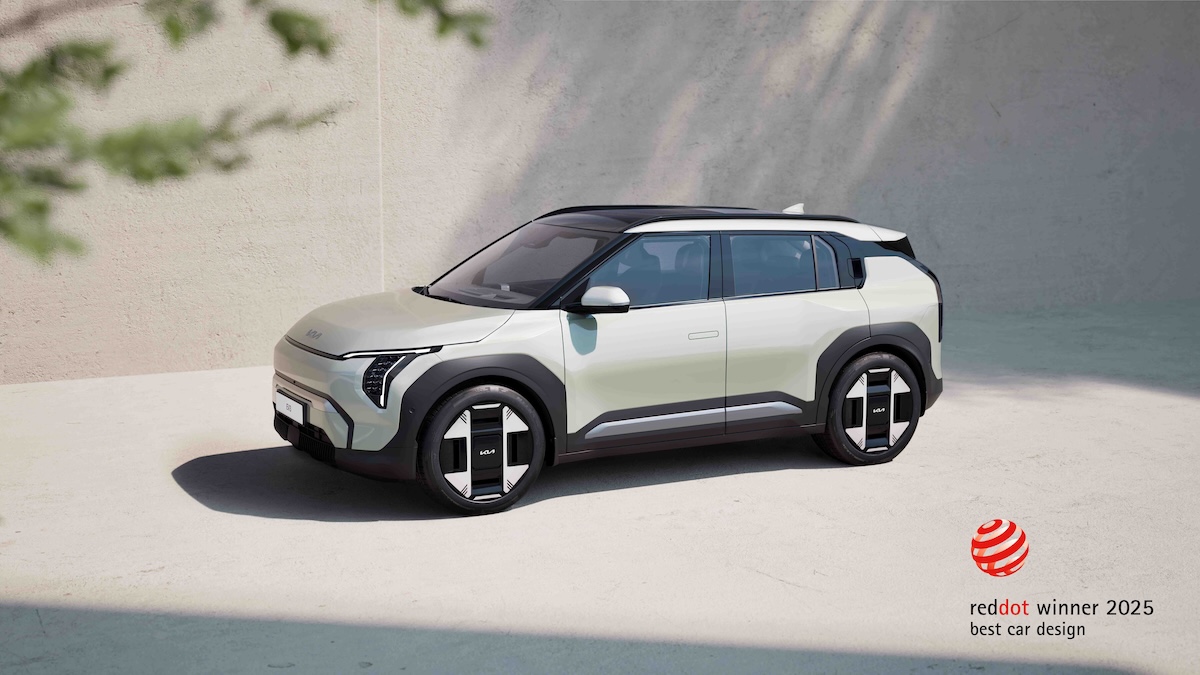 Kia EV3 premiata ai Red Dot Award 2025: il SUV elettrico conquista il “Best of the Best” nel design