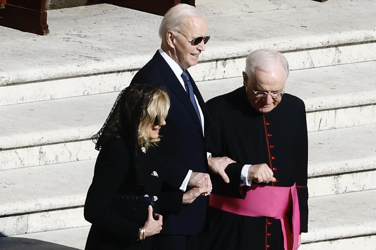 Funerali del Papa: in 400 mila per l’addio a Francesco. La tumulazione a Santa Maria Maggiore