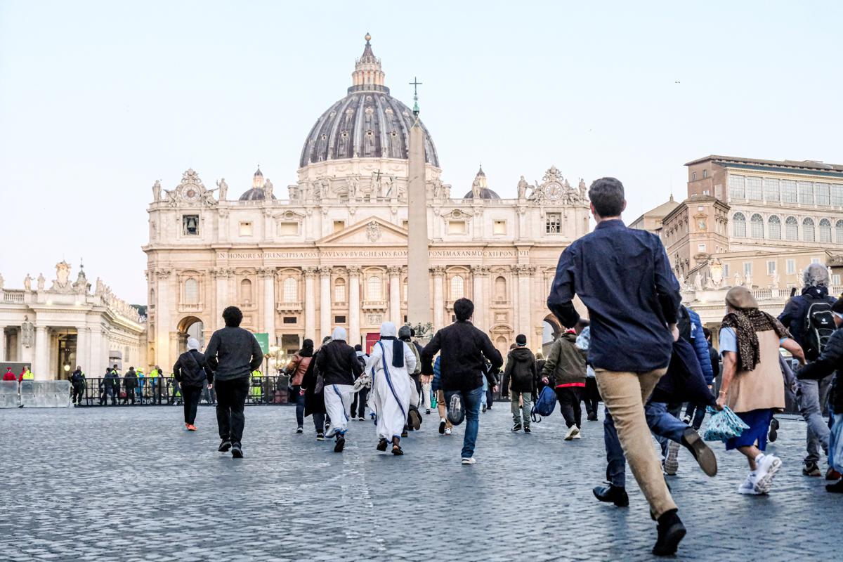 Funerali del Papa: in 400 mila per l’addio a Francesco. La tumulazione a Santa Maria Maggiore