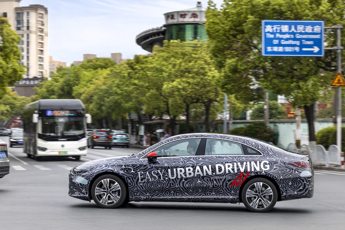 Mercedes-Benz e il paradosso dell’auto: tagli di produzione in Europa, più vetrine in Cina Mercedes-Benz e il paradosso dell’auto: tagli di produzione in Europa, più vetrine in Cina