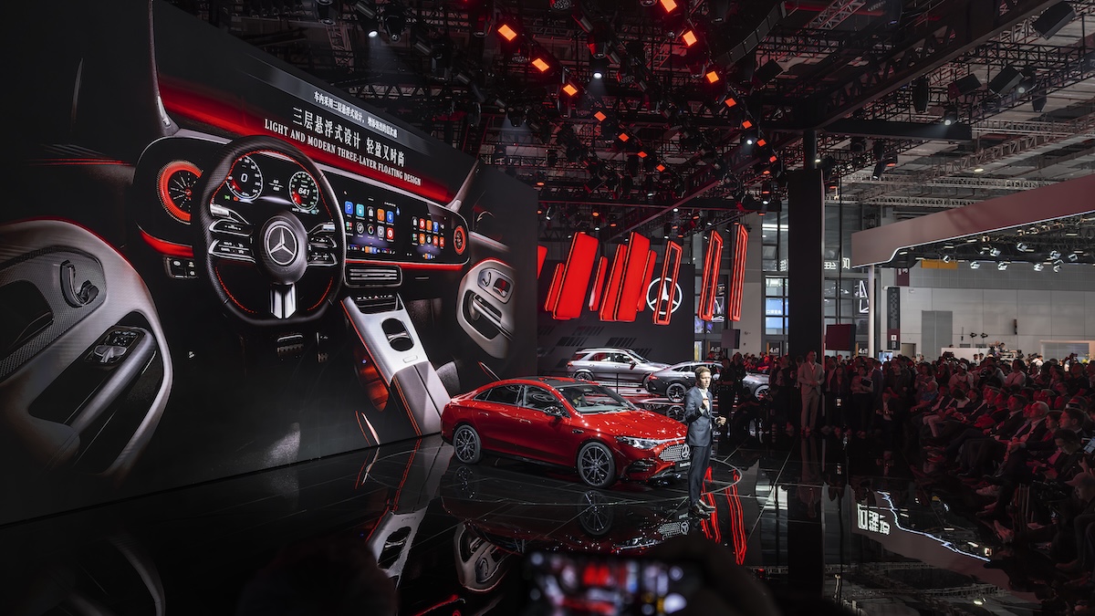 Mercedes-Benz e il paradosso dell’auto: tagli di produzione in Europa, più vetrine in Cina Mercedes-Benz e il paradosso dell’auto: tagli di produzione in Europa, più vetrine in Cina