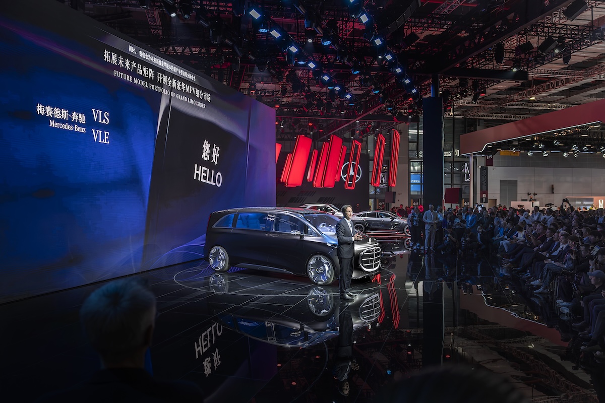 Mercedes-Benz e il paradosso dell’auto: tagli di produzione in Europa, più vetrine in Cina Mercedes-Benz e il paradosso dell’auto: tagli di produzione in Europa, più vetrine in Cina