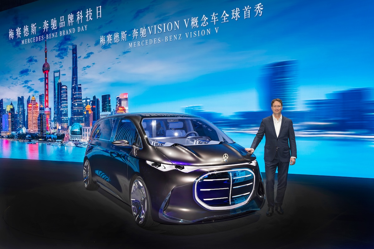 Mercedes-Benz e il paradosso dell’auto: tagli di produzione in Europa, più vetrine in Cina Mercedes-Benz e il paradosso dell’auto: tagli di produzione in Europa, più vetrine in Cina