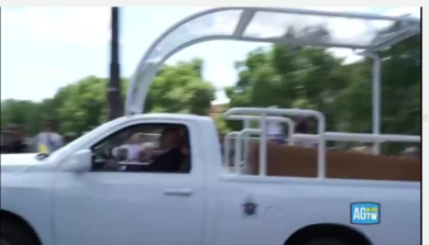 L’ultimo viaggio di Papa Francesco: folla di 150mila per il corteo da San Pietro a Santa Maria Maggiore | VIDEO