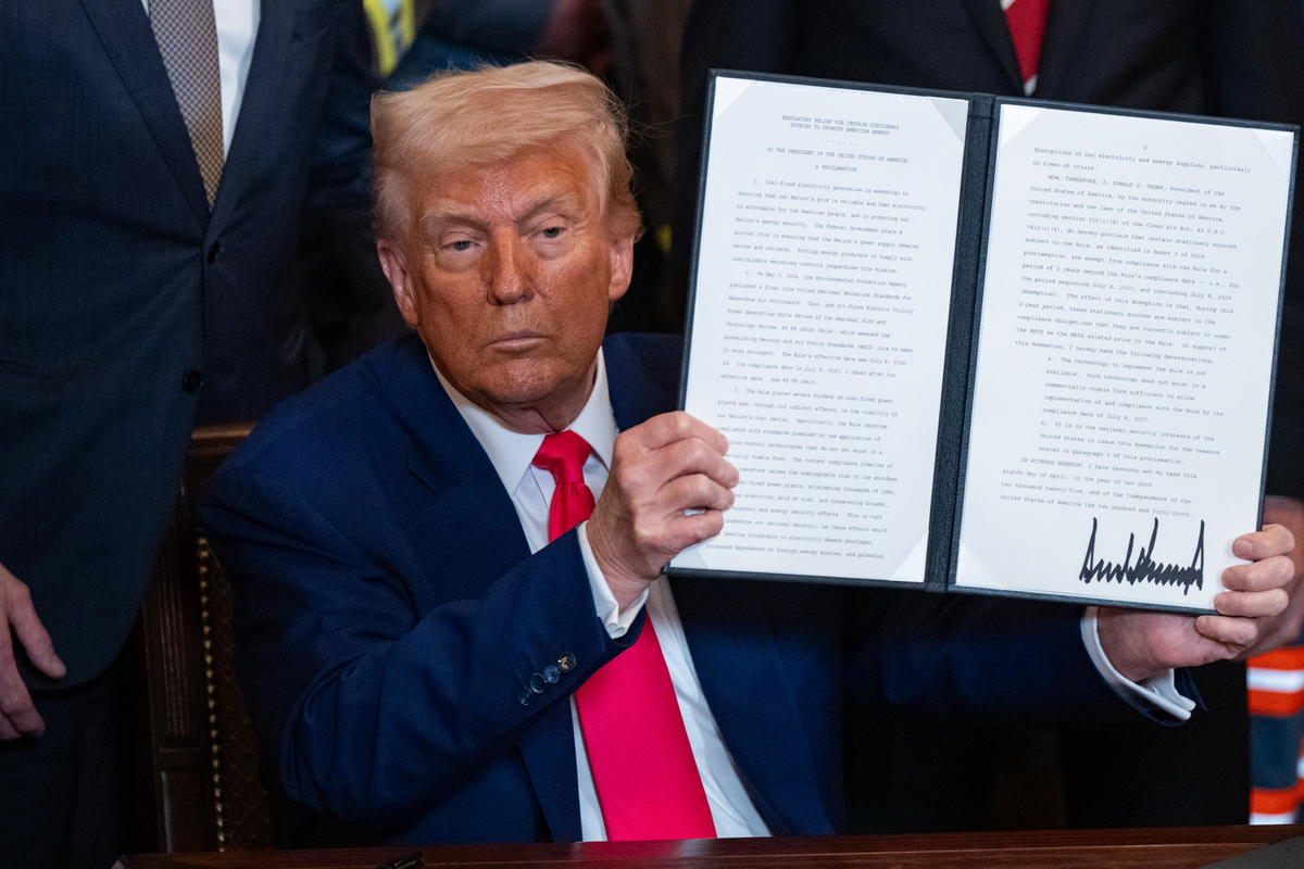 Trump, consenso in caduta libera dopo i primi 100 giorni: “Il più basso da sette decenni” Trump, consenso in caduta libera dopo i primi 100 giorni: “Il più basso da sette decenni”