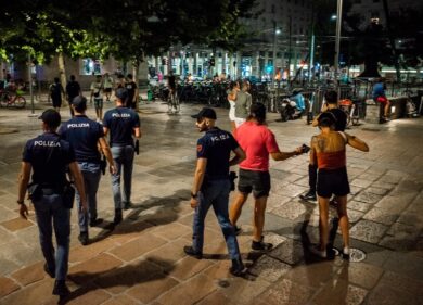 Movida, Sardone (Lega): “Milano come il Far West, camminare per la città è da temerari”