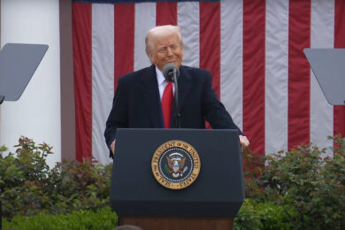 Dazi e tensioni con la Cina: i primi scaffali vuoti nei supermercati Usa allarmano Trump