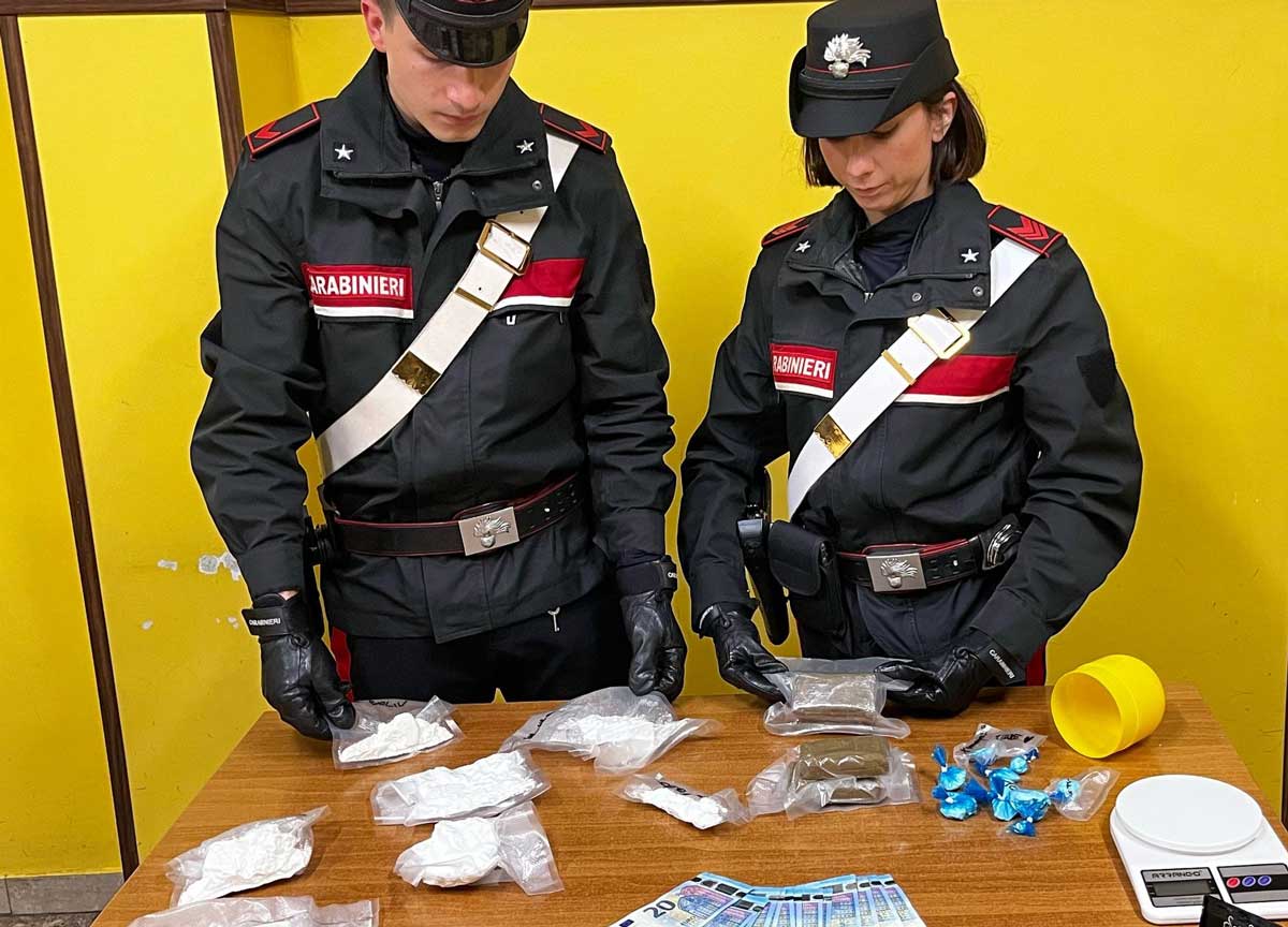 Roma si ferma per i funerali di Francesco: si scatenano gli spacciatori: 35 arresti durante i giorni di lutto