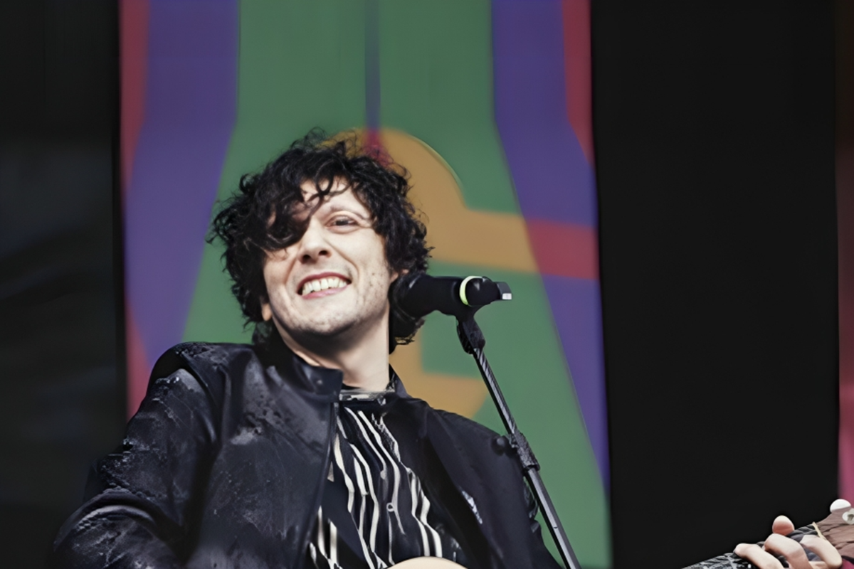 Ermal Meta, non solo musica: il cantante apre una nuova società. Il business inaspettato Ermal Meta, non solo musica: il cantante apre una nuova società. Il business inaspettato