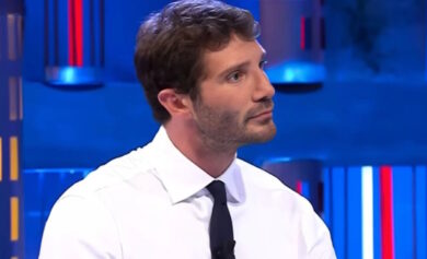 Ascolti tv, Stefano De Martino rallenta ma Striscia la Notizia non cresce. Del Debbio ci prova ma Gruber è irraggiungibile