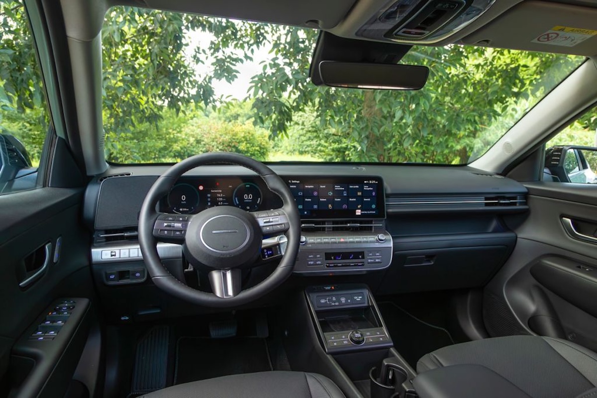 Nuova Hyundai KONA 2025: gamma rinnovata e tecnologia per tutte le esigenze Nuova Hyundai KONA 2025: gamma rinnovata e tecnologia per tutte le esigenze