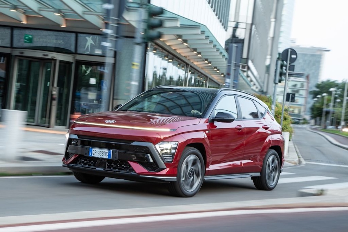 Nuova Hyundai KONA 2025: gamma rinnovata e tecnologia per tutte le esigenze Nuova Hyundai KONA 2025: gamma rinnovata e tecnologia per tutte le esigenze