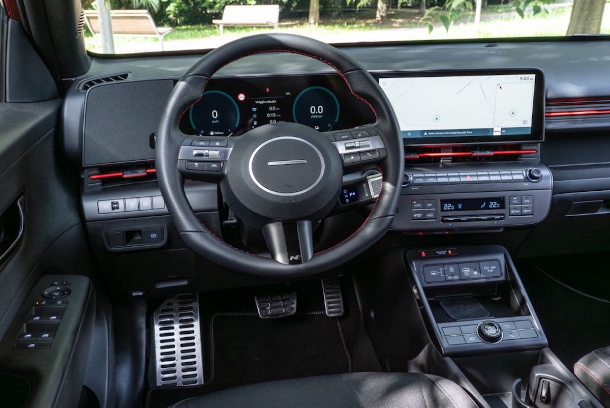 Nuova Hyundai KONA 2025: gamma rinnovata e tecnologia per tutte le esigenze Nuova Hyundai KONA 2025: gamma rinnovata e tecnologia per tutte le esigenze
