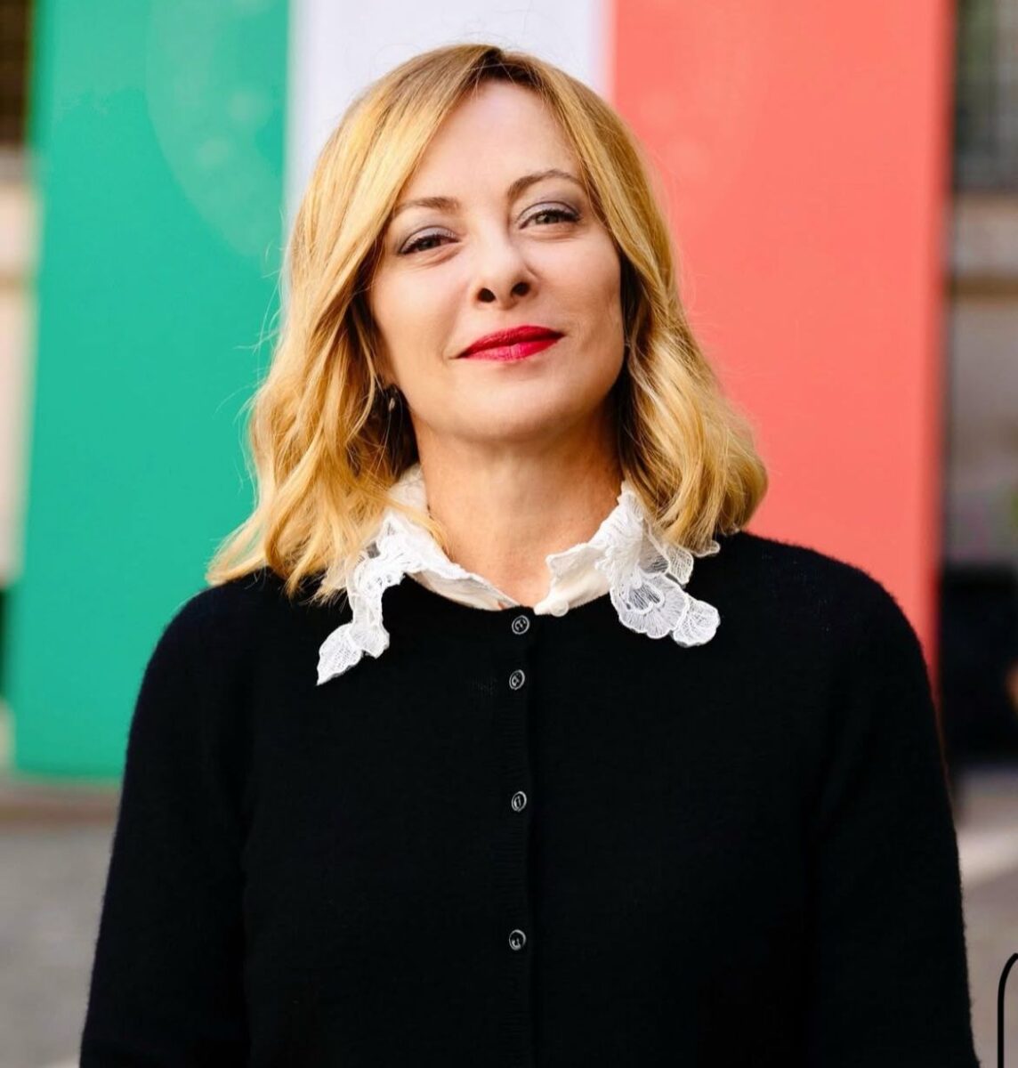 Primo maggio, Meloni: “Lavoro pilastro del governo, creati oltre un milione di posti”. Schlein: “La premier mente” Primo maggio, Meloni: “Lavoro pilastro del governo, creati oltre un milione di posti”. Schlein: “La premier mente”