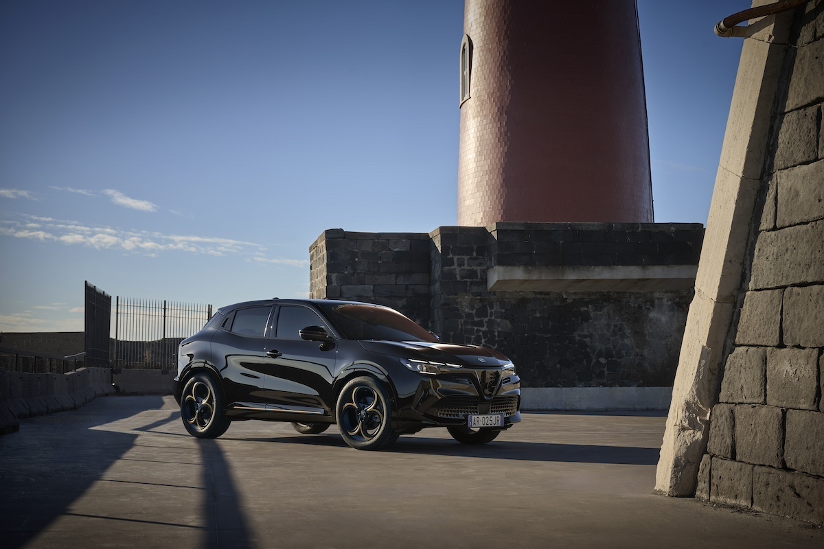 Alfa Romeo cresce del 43% ad aprile: Junior e Tonale spingono il rilancio del brand in Italia
