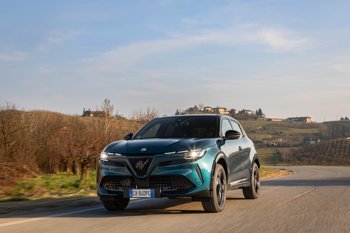Alfa Romeo cresce del 43% ad aprile: Junior e Tonale spingono il rilancio del brand in Italia