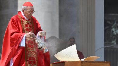 Conclave e fumata bianca: ecco come da 111 anni si annuncia il Papa. Ma la prima volta fu un flop totale…