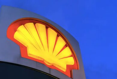 Shell, crollano gli utili del colosso petrolifero. Ma per il Ceo è (ancora) una buona notizia