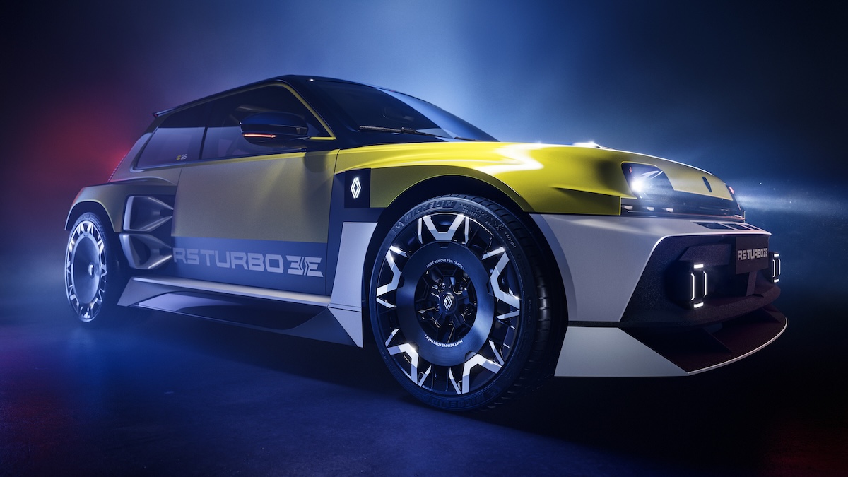 Luca de Meo lancia la R5 Turbo 3E: la sportiva elettrica Renault brucia le prenotazioni Luca de Meo lancia la R5 Turbo 3E: la sportiva elettrica Renault brucia le prenotazioni