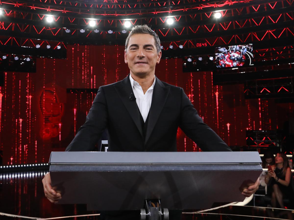 Chi può batterci in onda su Rai1, ecco quando torna Marco Liorni. Il retroscena Chi può batterci in onda su Rai1, ecco quando torna Marco Liorni. Il retroscena