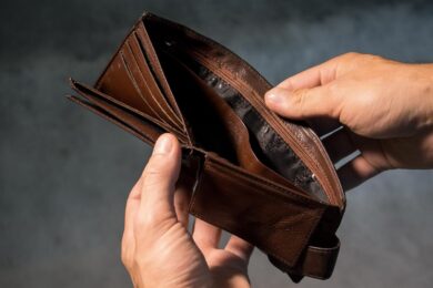 Pensioni, partiti i pagamenti. Ma da giugno ci aspetta una brutta sorpresa nel cedolino