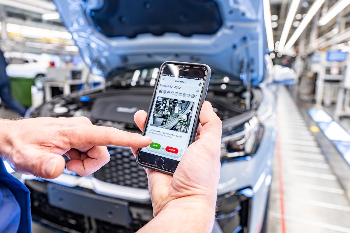 BMW punta sull’intelligenza artificiale per ottimizzare il controllo qualità BMW punta sull’intelligenza artificiale per ottimizzare il controllo qualità