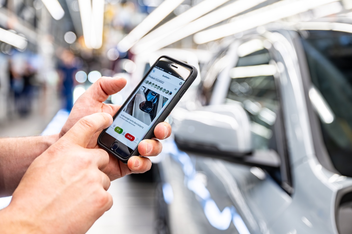 BMW punta sull’intelligenza artificiale per ottimizzare il controllo qualità BMW punta sull’intelligenza artificiale per ottimizzare il controllo qualità