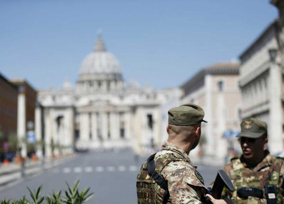 Conclave e nuovo Papa: dal 7 San Pietro blindata. Previsione afflusso: “Dipende dall’appeal del successore di Pietro” Conclave e nuovo Papa: dal 7 San Pietro blindata. Previsione afflusso: “Dipende dall’appeal del successore di Pietro”