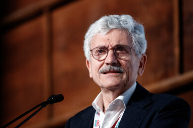 Massimo D’Alema non bada a spese e allarga il suo impero del vino: a Orvieto quasi 200mila metri quadrati tra vigne, ville e nuovi poderi