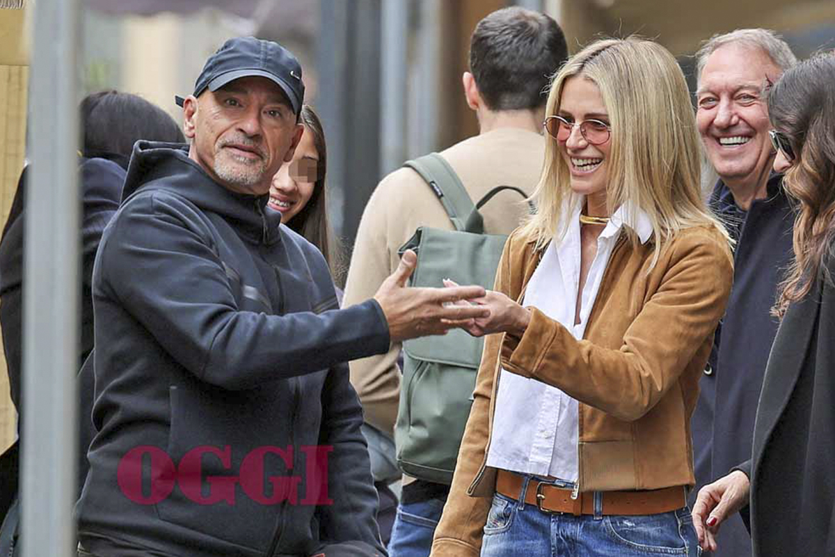 Eros Ramazzotti-Michelle Hunziker paparazzati insieme, per il cantante la conduttrice è ancora uno “schianto”- FOTO Eros Ramazzotti-Michelle Hunziker paparazzati insieme, per il cantante la conduttrice è ancora uno “schianto”- FOTO