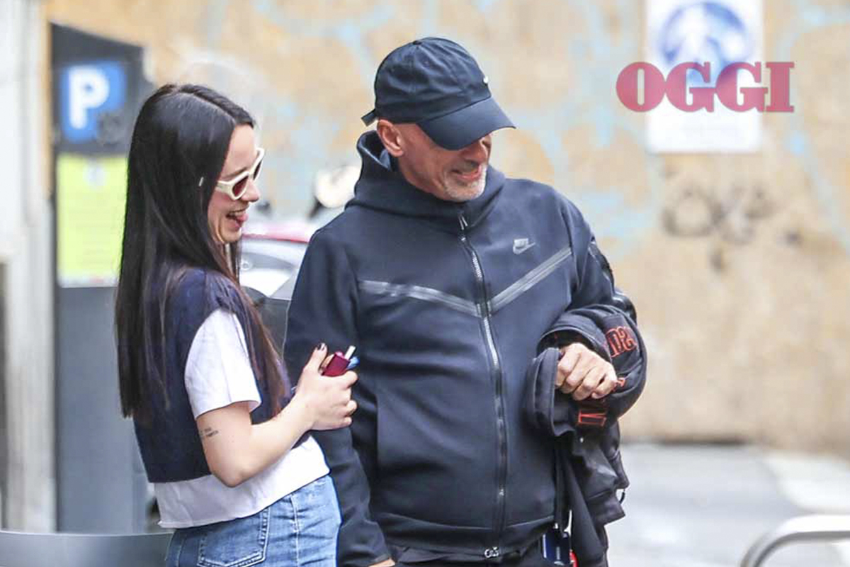 Eros Ramazzotti-Michelle Hunziker paparazzati insieme, per il cantante la conduttrice è ancora uno “schianto”- FOTO Eros Ramazzotti-Michelle Hunziker paparazzati insieme, per il cantante la conduttrice è ancora uno “schianto”- FOTO