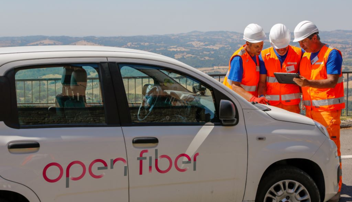 Open Fiber, siglato con UNPLI un MoU per la diffusione della banda ultra larga nei piccoli comuni italiani Open Fiber, siglato con UNPLI un MoU per la diffusione della banda ultra larga nei piccoli comuni italiani