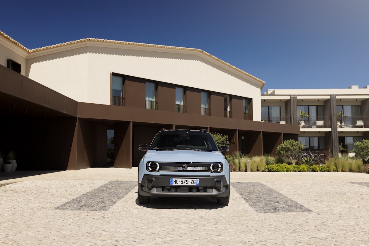 Renault 4 E-Tech Electric: il ritorno di un mito in chiave 100% elettrica e moderna Renault 4 E-Tech Electric: il ritorno di un mito in chiave 100% elettrica e moderna