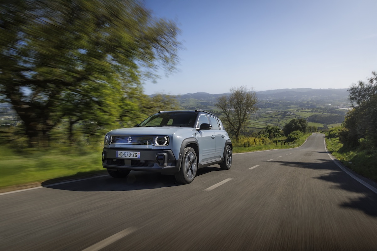Renault 4 E-Tech Electric: il ritorno di un mito in chiave 100% elettrica e moderna Renault 4 E-Tech Electric: il ritorno di un mito in chiave 100% elettrica e moderna