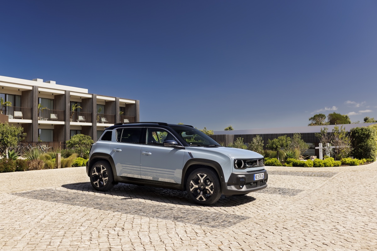 Renault 4 E-Tech Electric: il ritorno di un mito in chiave 100% elettrica e moderna Renault 4 E-Tech Electric: il ritorno di un mito in chiave 100% elettrica e moderna