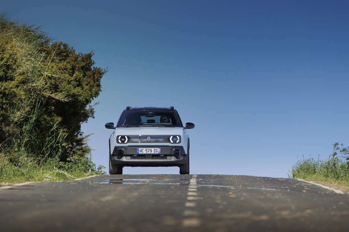 Renault 4 E-Tech Electric: il ritorno di un mito in chiave 100% elettrica e moderna Renault 4 E-Tech Electric: il ritorno di un mito in chiave 100% elettrica e moderna