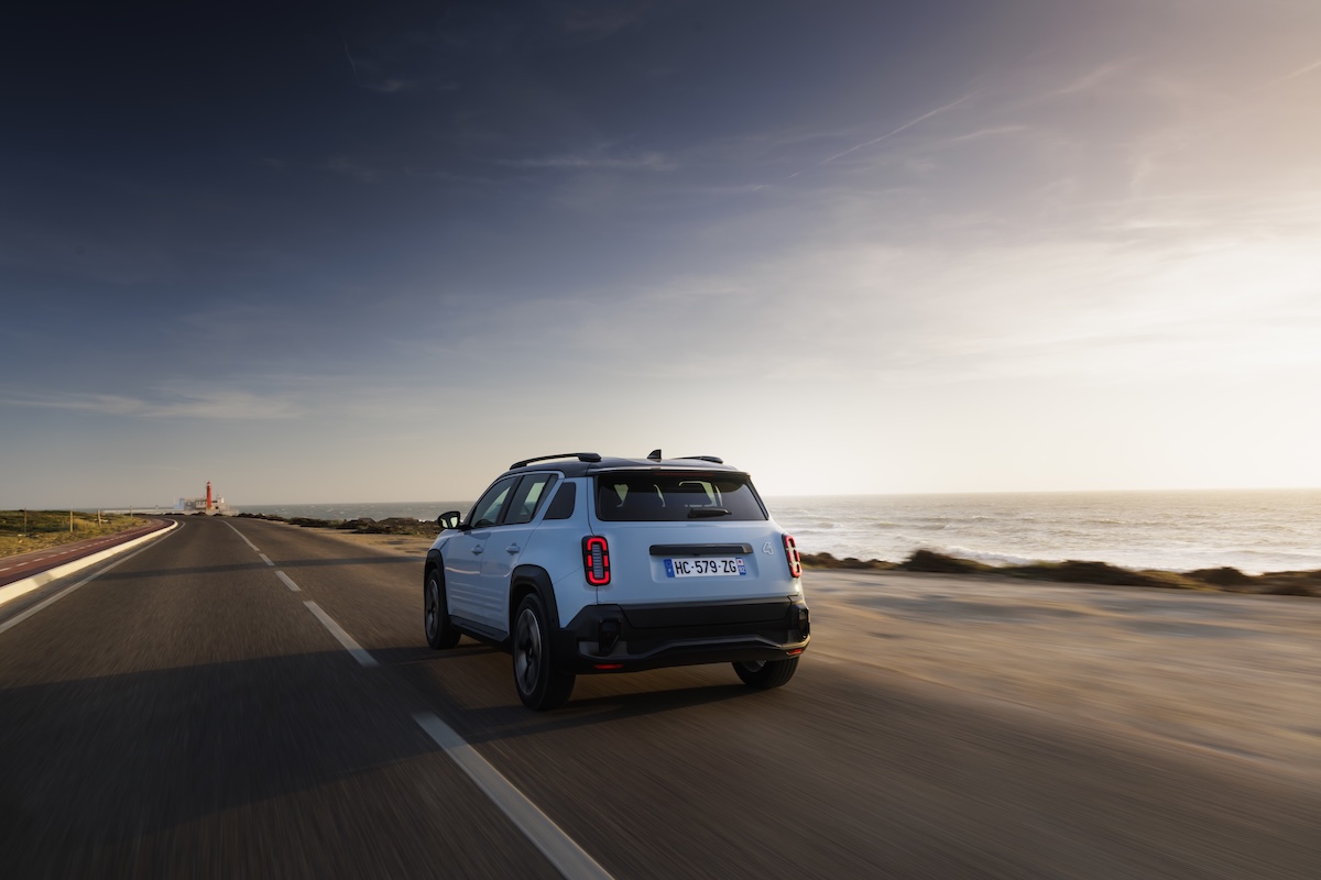 Renault 4 E-Tech Electric: il ritorno di un mito in chiave 100% elettrica e moderna Renault 4 E-Tech Electric: il ritorno di un mito in chiave 100% elettrica e moderna