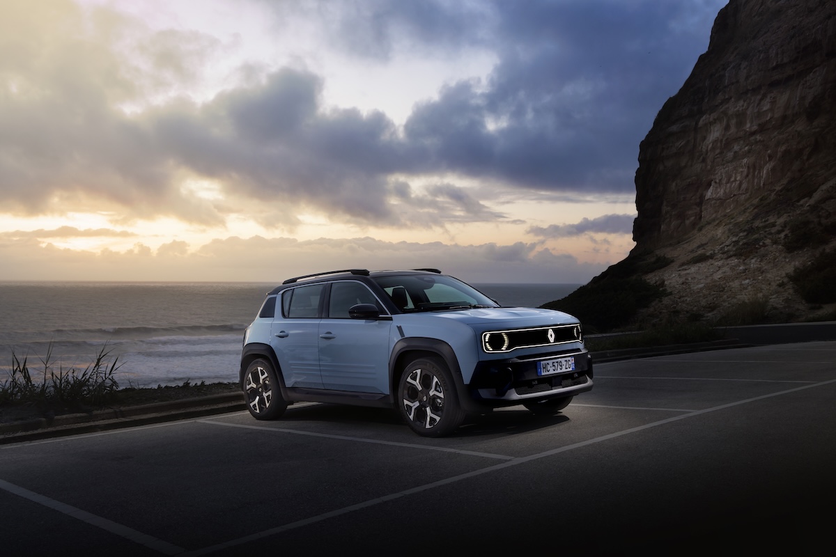 Renault 4 E-Tech Electric: il ritorno di un mito in chiave 100% elettrica e moderna Renault 4 E-Tech Electric: il ritorno di un mito in chiave 100% elettrica e moderna